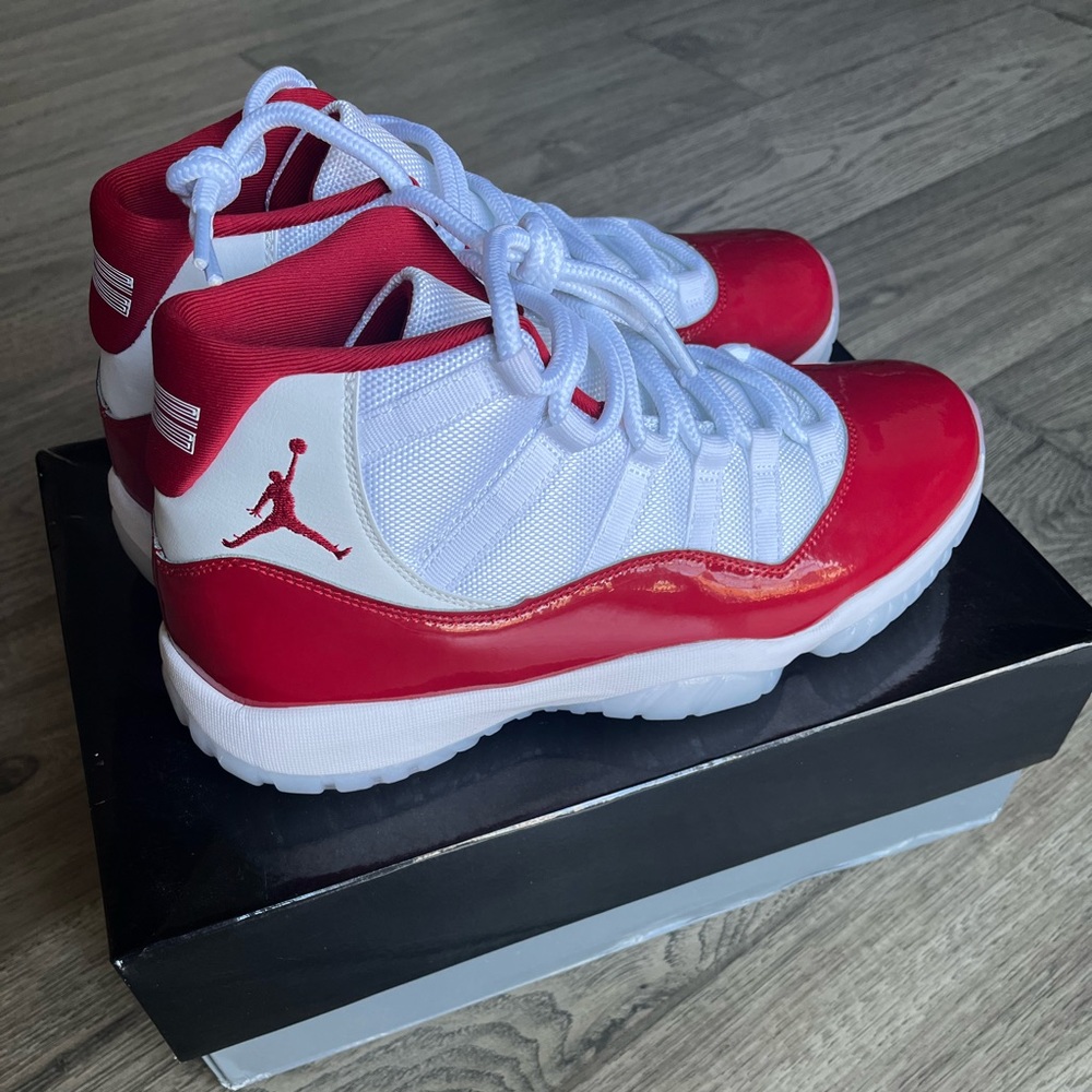 Jordan 11 cherry